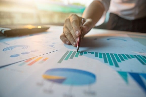 Eine Investition in Wissen bringt die besten Zinsen