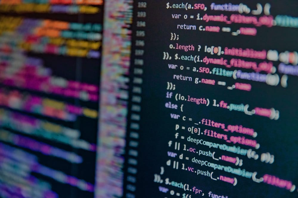 Con Dynamics 365 Finance ejecute programaciones complejas con extensiones de código más eficientes